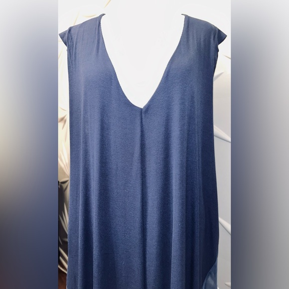 BCBG Maxazria SZ L navy blue hi/low sleeveless dress w/chiffon trim bust 36”-48” - Picture 7 of 11